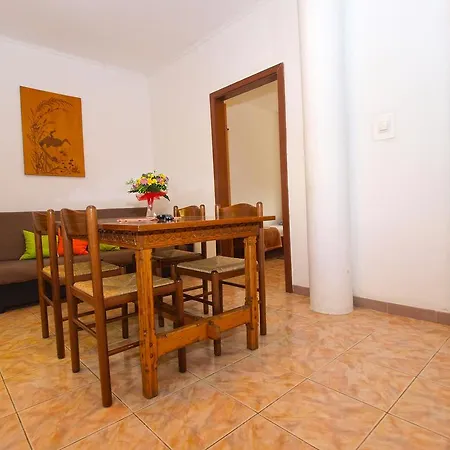 Ivan 1408 Apartament *